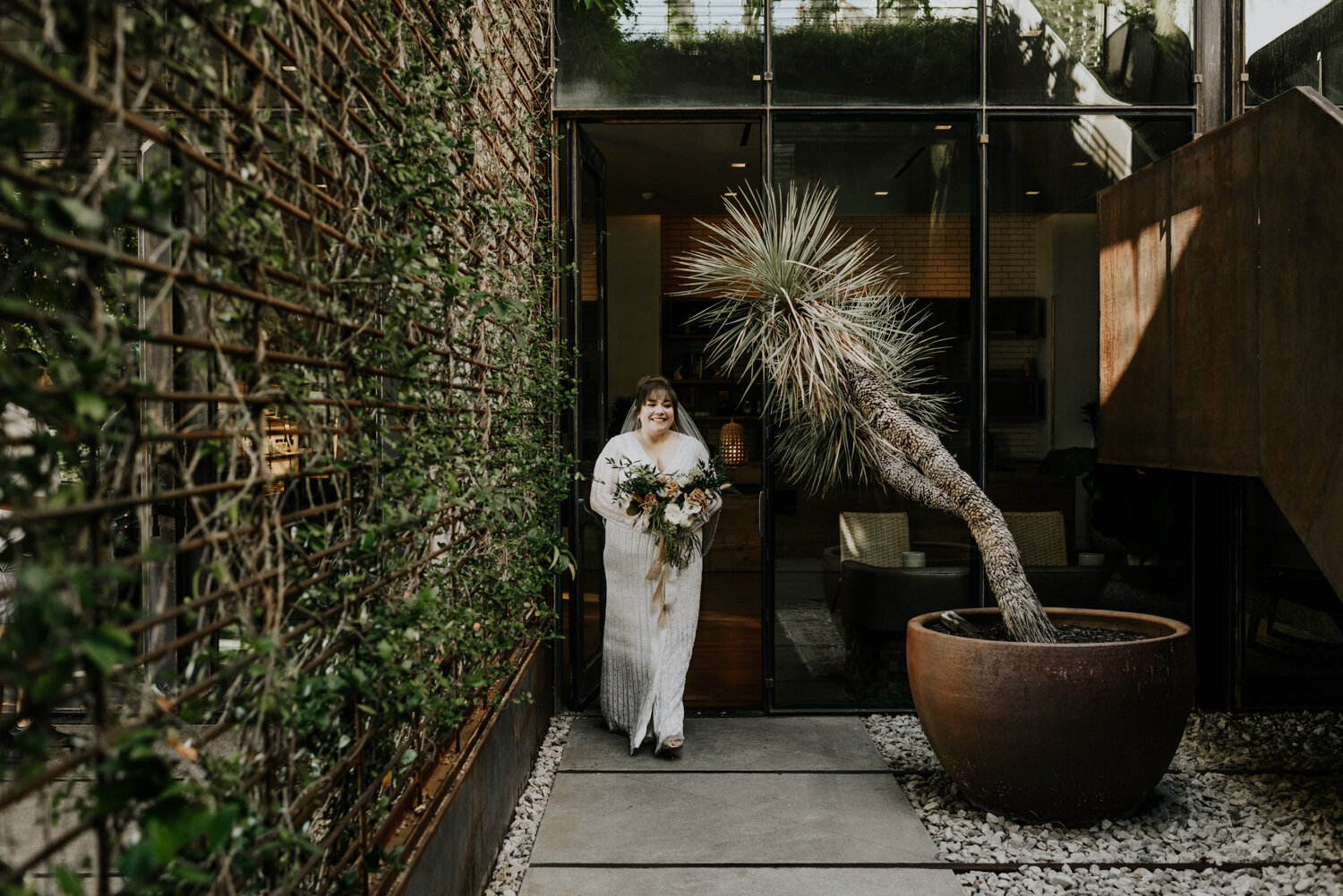 South Congress Hotel, Bride and Dad First Look photos