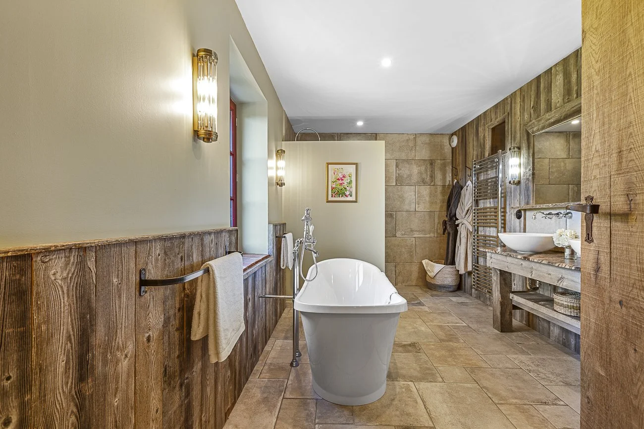 Canigou bathroom .jpg