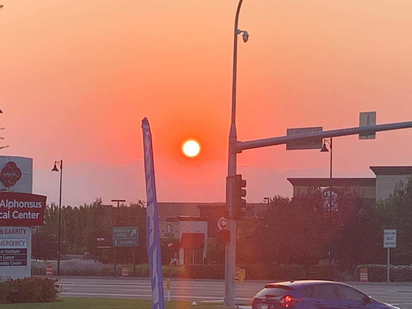 Red sky at night, sailor&rsquo;s delight. Red sky in morning, sailor&rsquo;s warning.
.
.
.
.
.
.
#noblehardesty #fireseason #smokeshow #fireworksaredumb