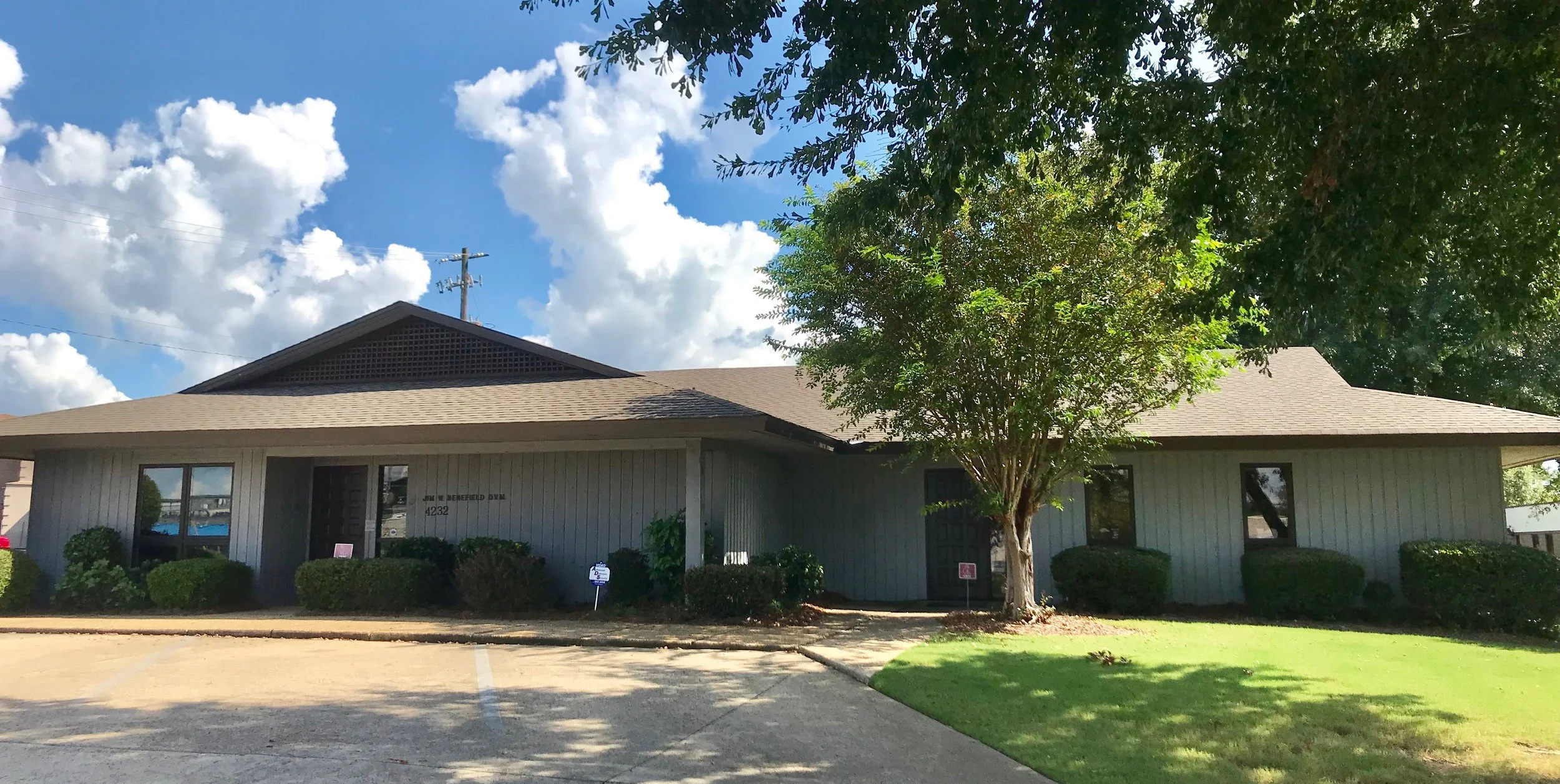 montgomery road veterinary hospital