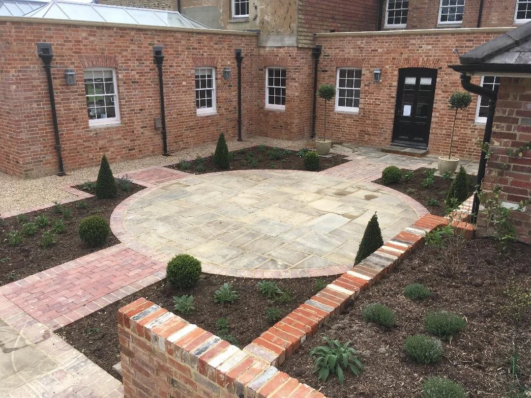 Courtyard garden, Sussex