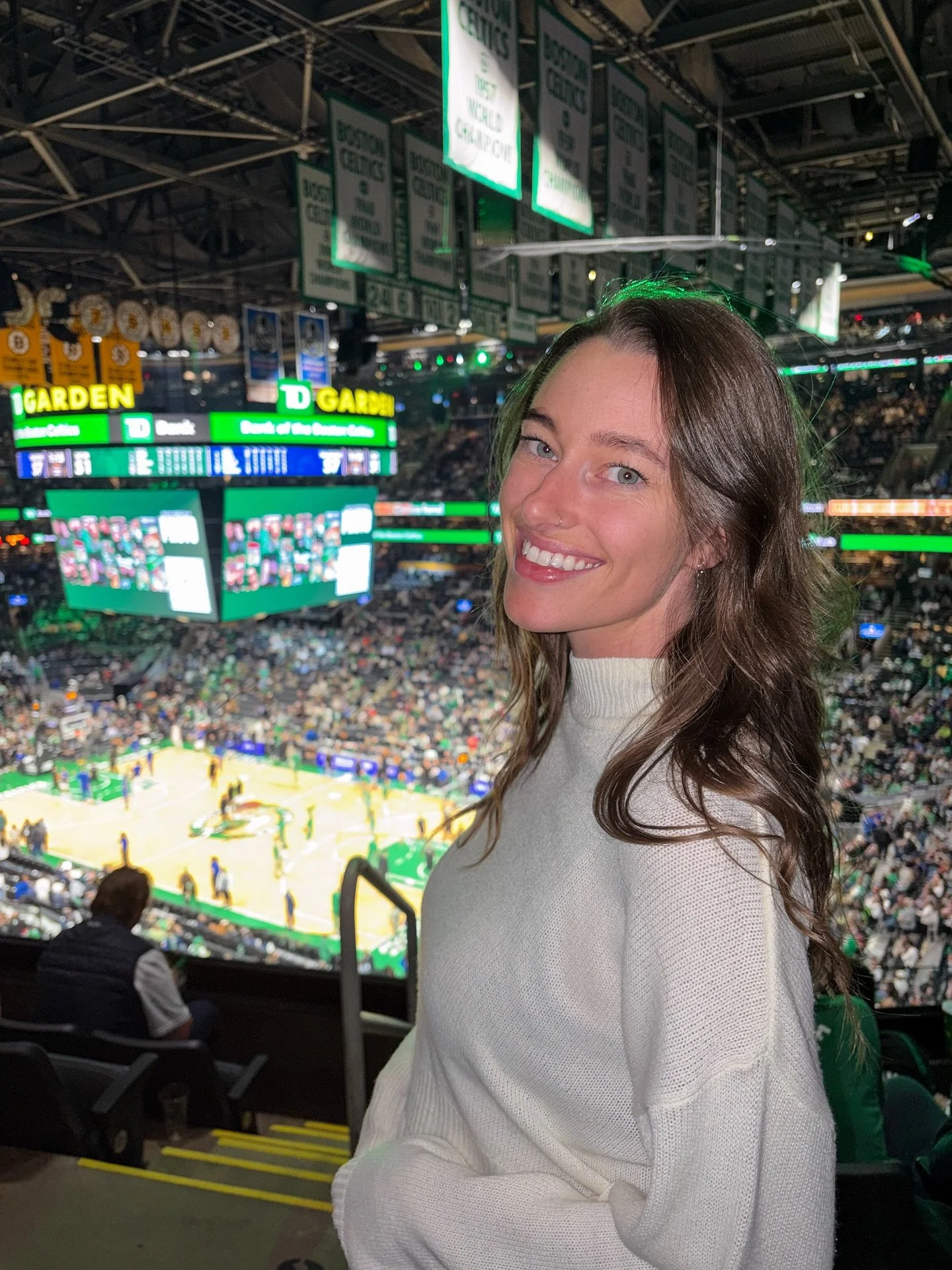 Birthdays don't count when you have them abroad so technically I didn’t age this year 🤷‍♀️🇺🇸
Thanks for all the sweet bday messages this week!! 🥰✨