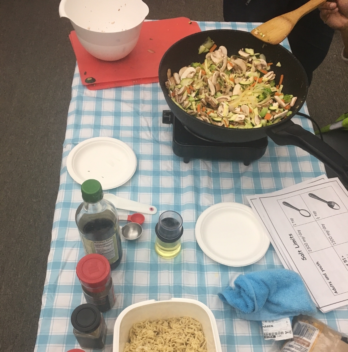 Corpsmembers cook a healthy stir-fry. 