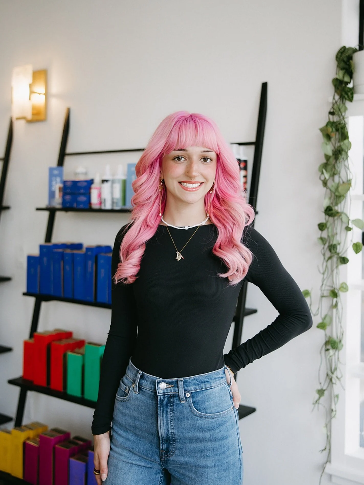 📣 BIG NEWS from our Assistant Stylist, Izzy Marsilio 💕 @izzy.doinghair 
🔗 You can now book Izzy via link in bio our for the following services: 
&bull; Keratin Treatments
&bull; Keratin Express Treatments
&bull; Color Touch-ups (single process col