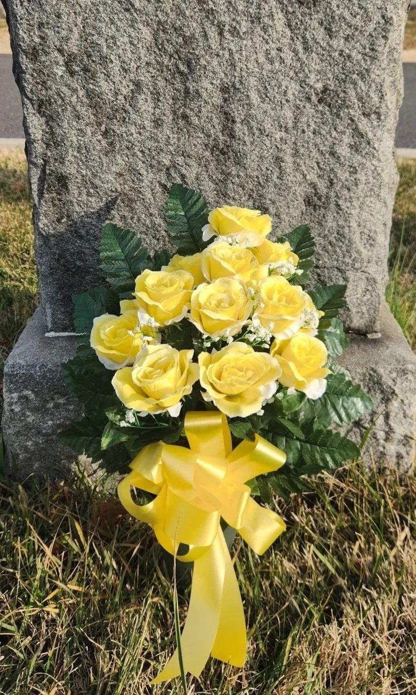 Yellow+Rose+Bouquet.jpg