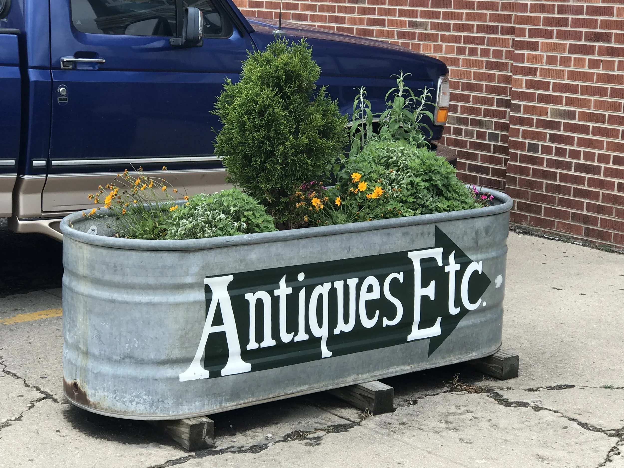 AntiquesEctStore4.JPG