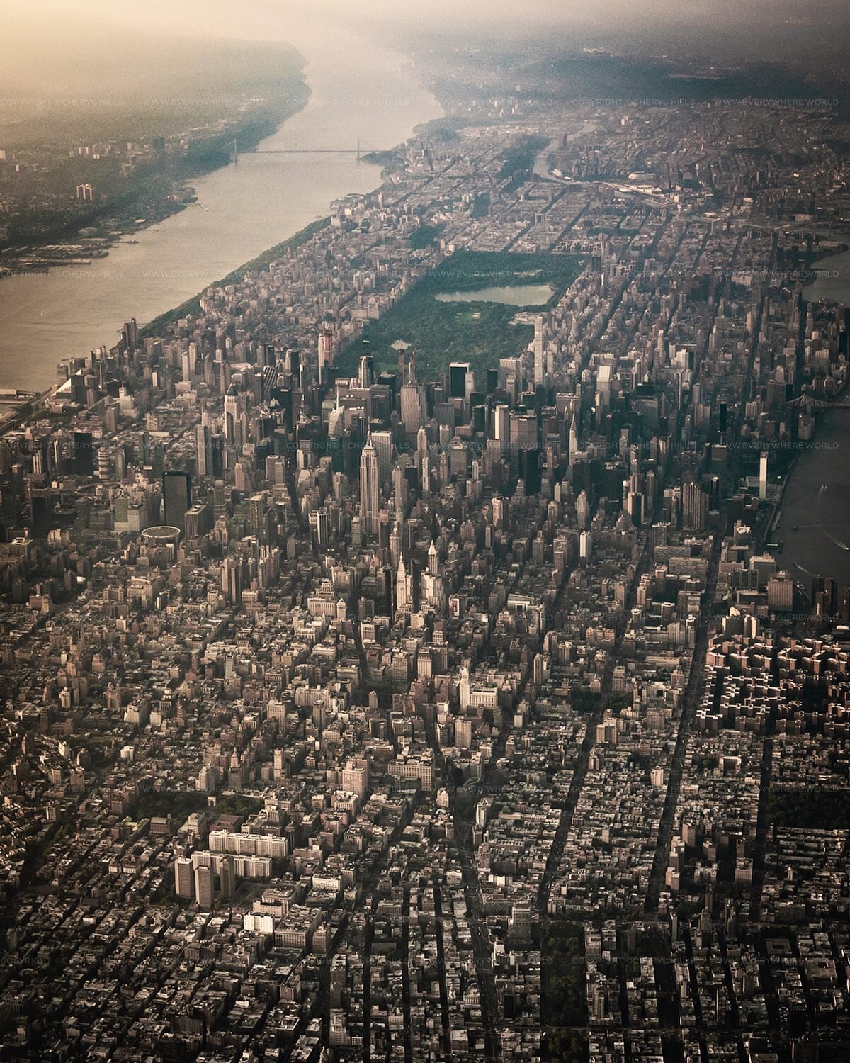 &ldquo;When you dance, your purpose is not to get to a certain place on the floor. It's to enjoy each step along the way.&rdquo; ― Wayne Dyer⁠⠀
.⁠⠀
.⁠⠀
.⁠⠀
.⁠⠀
.⠀⁠⠀⁠⠀
#empirestatebuilding #manhattan #artofvisuals #nyc #visualambassadors #natgeotravel