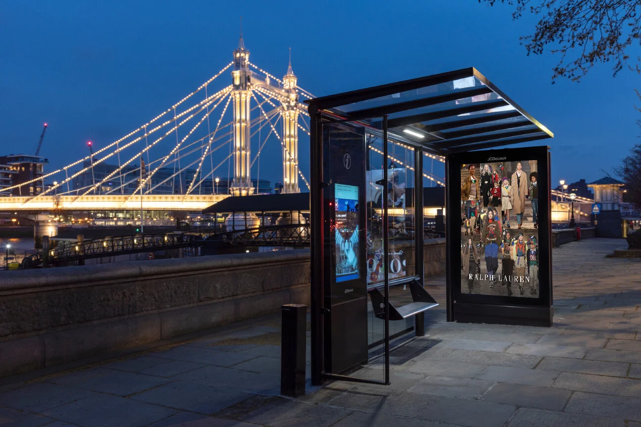 bus shelter LONDON 0805.jpg