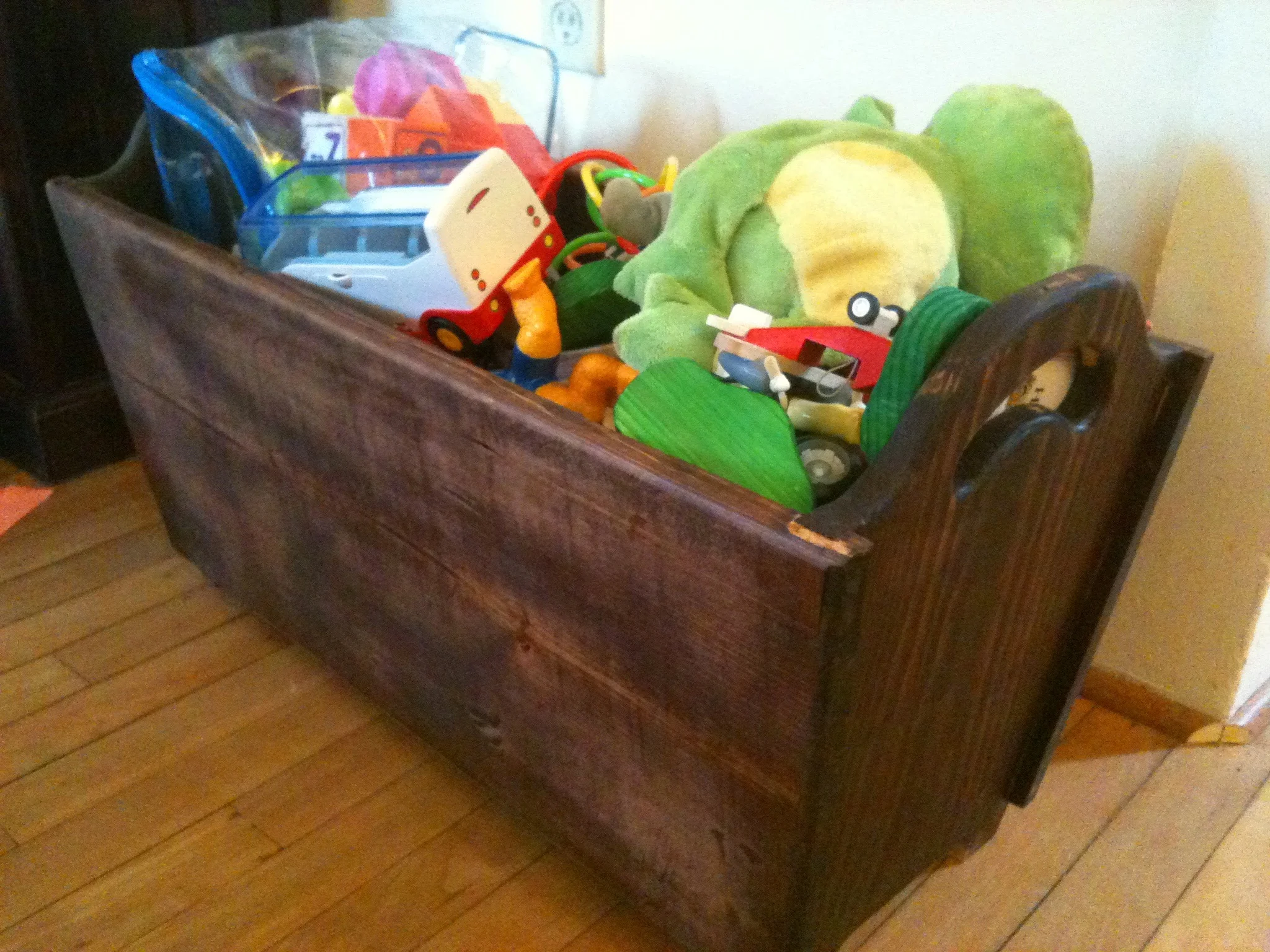wooden toy chest.JPG