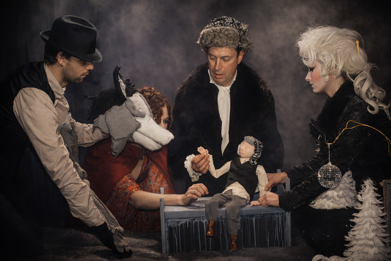 Scene from Voolf, directed by Chris Garcia Peak and devised by Cock and Bull Arts, featuring Tuckie White, Eddy Karch, Sarah Hecht, and Kristen King, produced in Chicago at the Gunder Mansion.