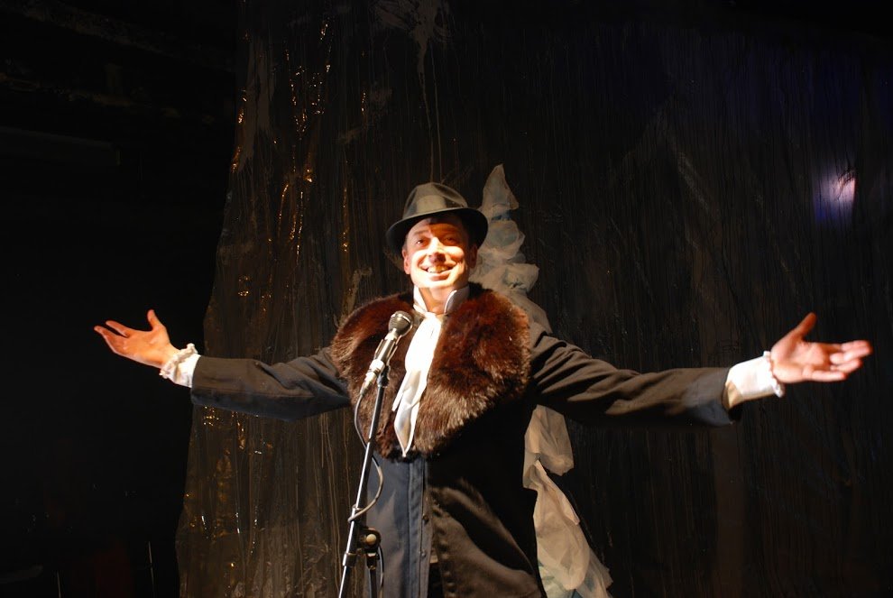 Scene from Voolf, directed by Chris Garcia Peak and devised by Cock and Bull Arts, featuring Tuckie White, Eddy Karch, Sarah Hecht, and Kristen King, produced in Chicago at the Gunder Mansion.