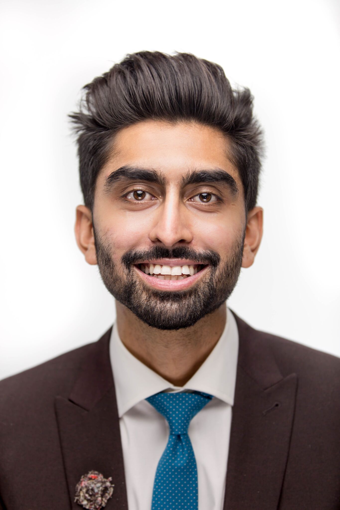 Karan Amin (CEO, Co-Founder) Karan grew up in Corona, CA. While initially interested in the sciences and attending pharmacy school in Massachusetts, he began to develop a passion for entrepreneurship. Inspired by his early exposure to his family business, Karan set out to learn the details of independently operating a small business on a day to day basis. The skill and insight he gathered from his experience led him to explore and pursue multiple entrepreneurial projects, including Rival. He brings a unique perspective on business operations, financial accountability, and network expansion to the Rival team. A former athlete himself, he aspires to use his skills to help create the ultimate sports platform for competitive athletes.