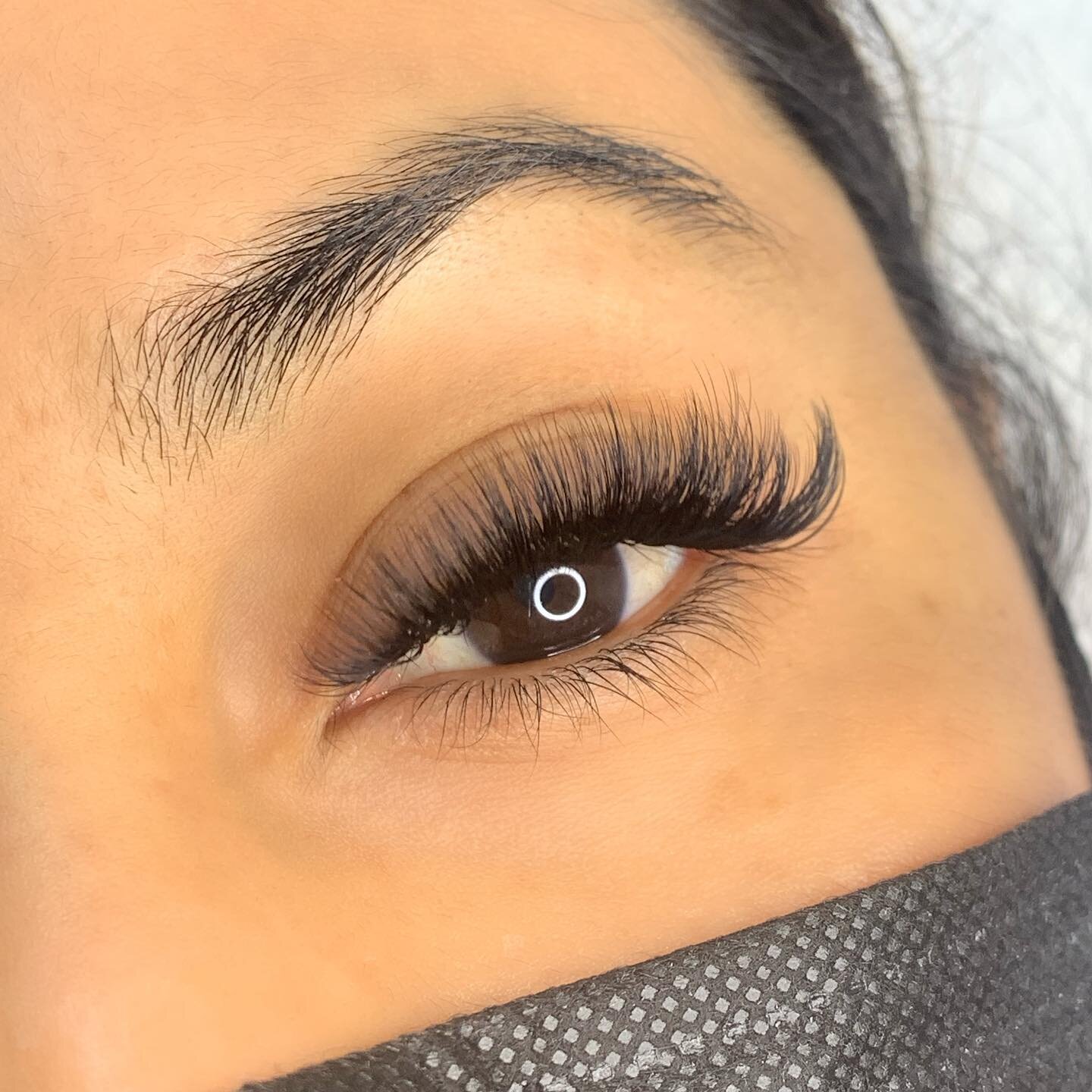 🌼🌷Shedding Season 🌻🌺 is here. It&rsquo;s normal to lose more lashes than normal. Eyelash shedding season occurs twice a year in Spring and Autumn when temperatures begin to change. Using a lash serum will help strengthen your natural lashes or yo