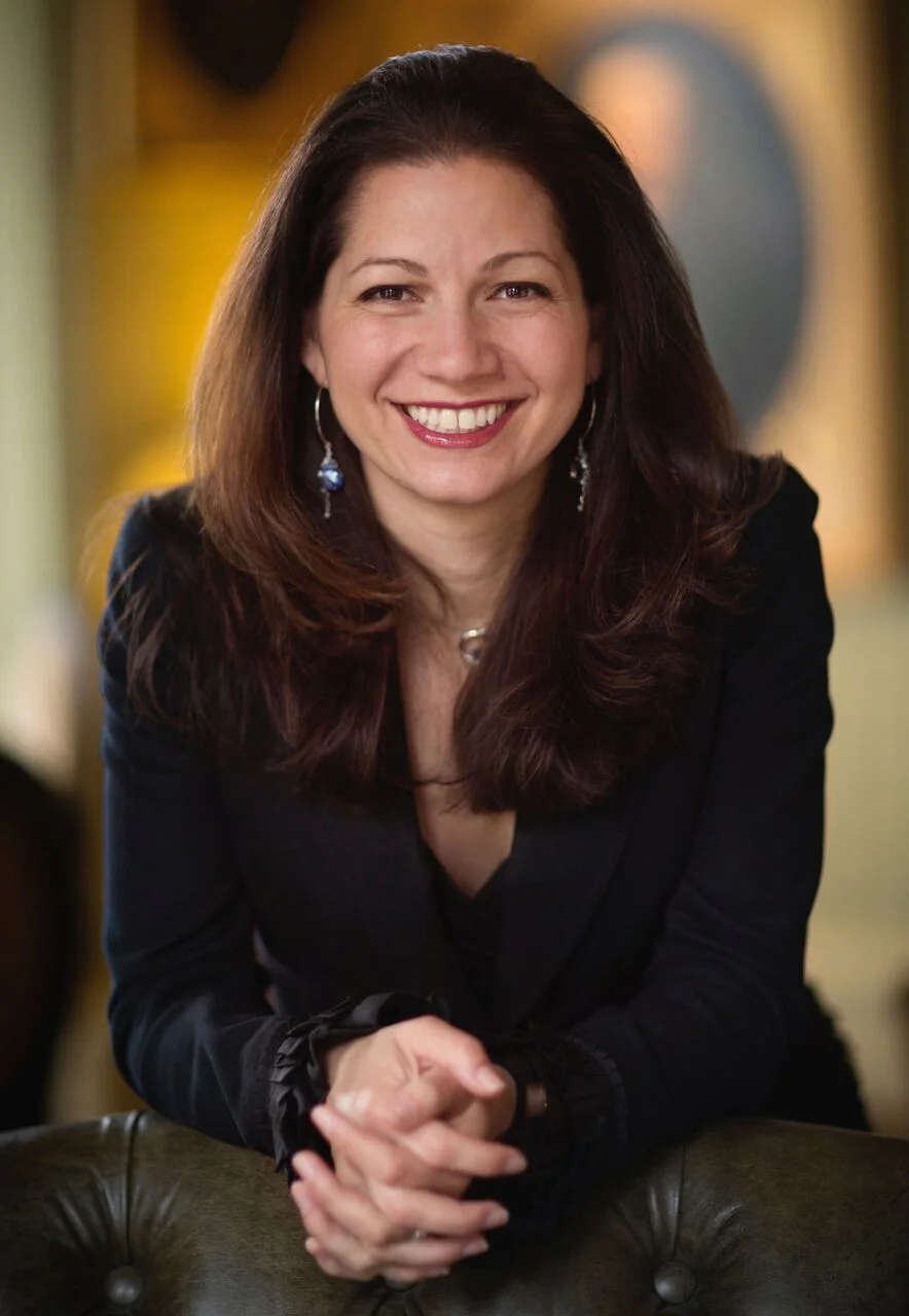 About Allison Allison Shapira (MC/MPA 2010) is the founder/CEO of Global Public Speaking , a communication training firm based in Washington, DC that works with companies and individuals around the world. She is also an adjunct lecturer at the Harvard Kennedy School teaching The Arts of Communication.