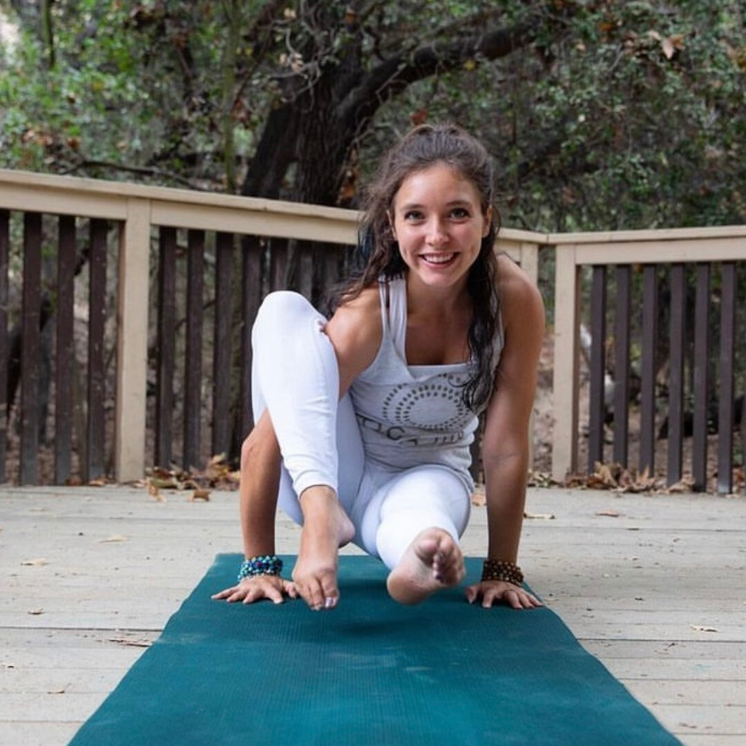 Attention all early birds! 🌄 @_lifeofchas_ is subbing the 6:30am Sun, Rise, &amp; Stretch class tomorrow morning! Start your weekend off right with meditation &amp; pranayama, a traditional vinyasa flow, then followed with restoring yin postures 🧘&