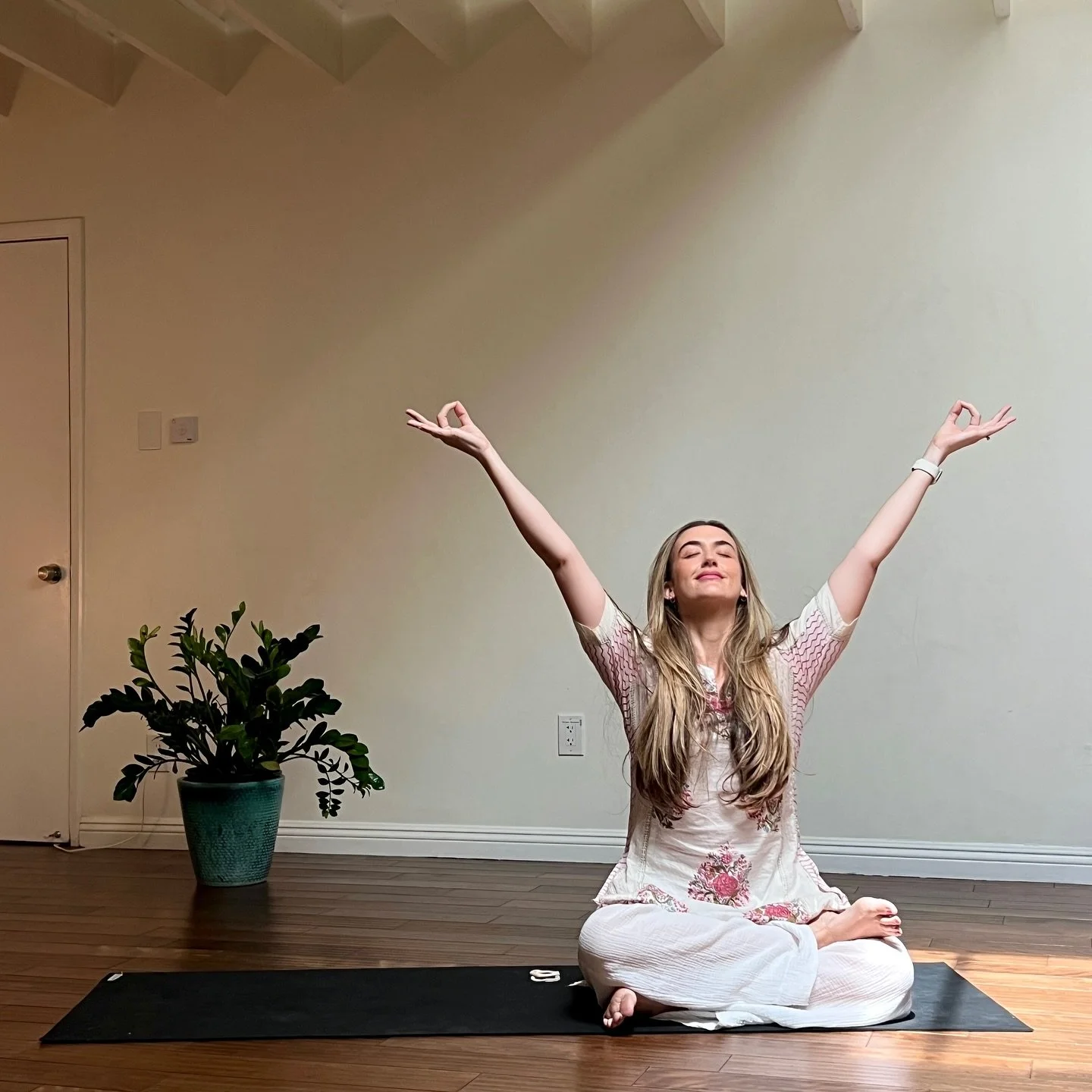 That face you make when it rains in LA 🌧️

As fall approaches, the equinox invites us to notice the subtle shifts all around. The changing light, the quiet movement of energy, and the gentle turn of the season remind us to pause, ground, and nourish