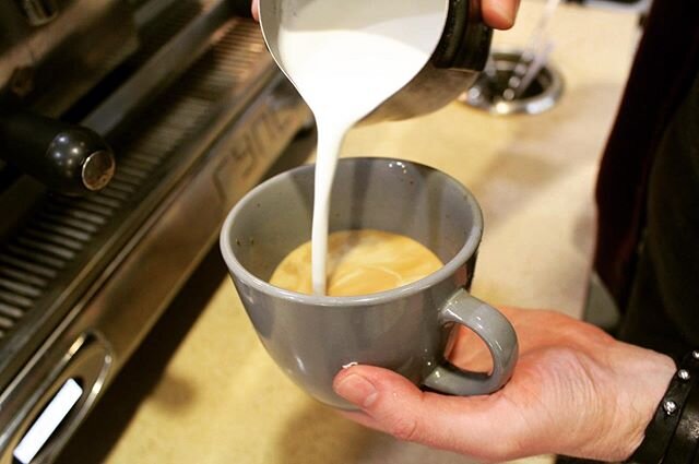 Make your Monday better with our perfectly crafted latte! &bull;
&bull;
&bull;
#coffee #coffeelover #espresso #latte #daytoncoffee #daytoncoffeeshop #localcoffee #localcoffeeshop #tastefullyroastedcoffee