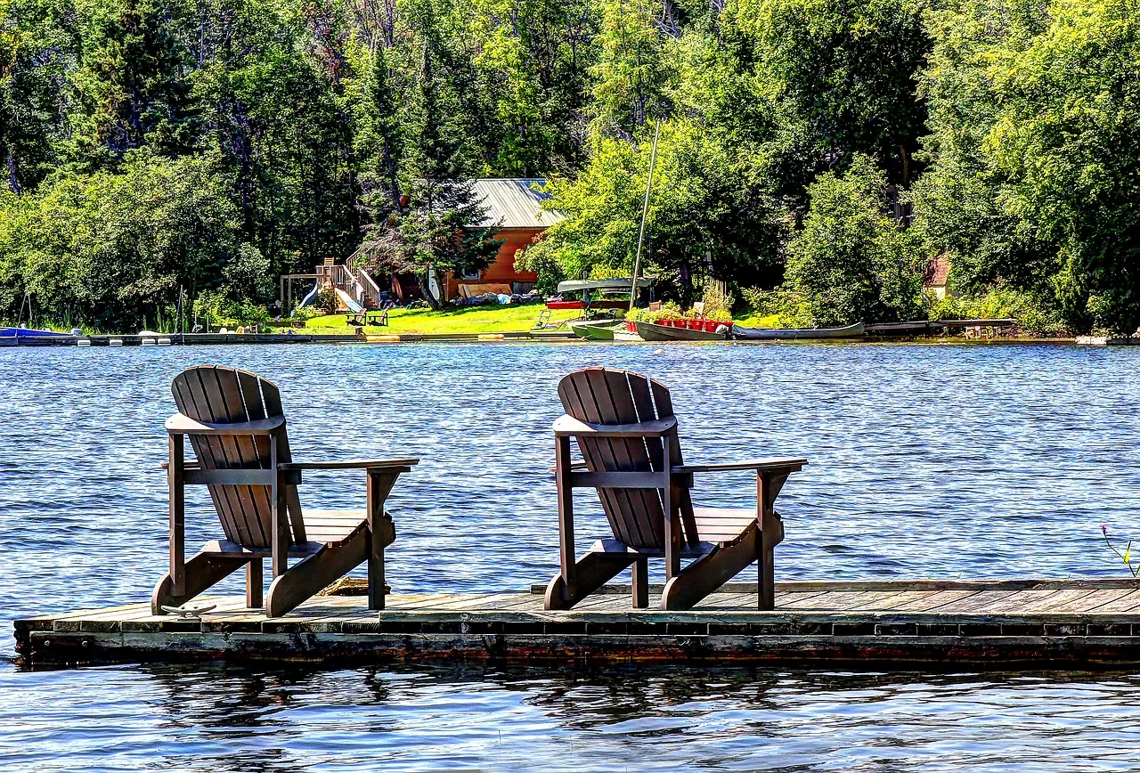 lake-2214457_1280.jpg