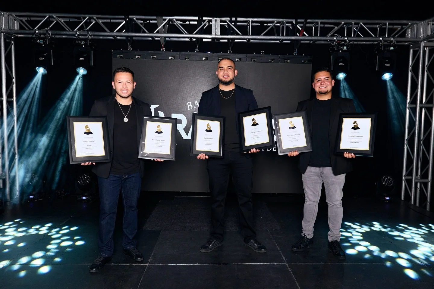 ✨ &iexcl;Acabamos de recibir nuestros primeros certificados de la @recordingacademy por el &aacute;lbum nominado al Grammy como Best Children&rsquo;s Music Album, Solid Rock Revival, en colaboraci&oacute;n con Alice Cooper! 🎶 @rockforchildrenmusic 
