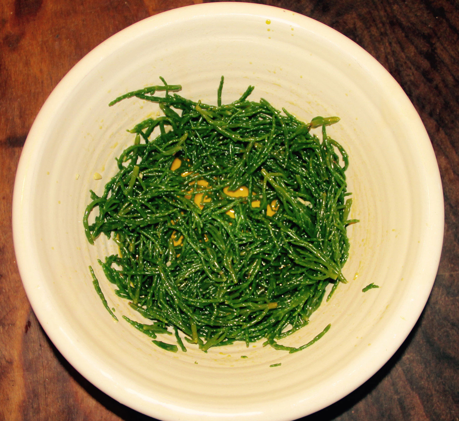 Samphire salad with extra virgin olive oil, garlic and lemon juice
