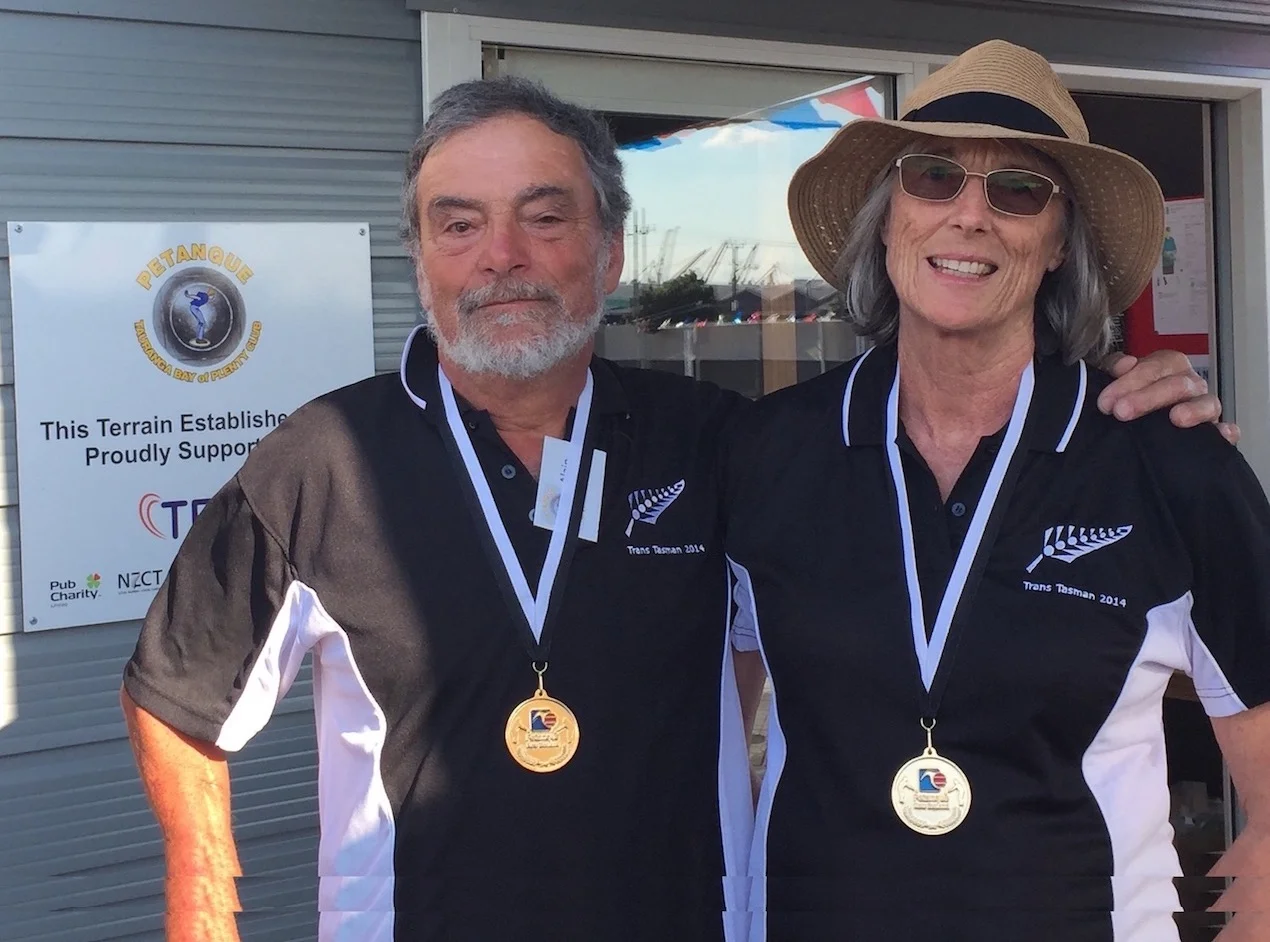 Plate: Alain Coulomb & Ros Morton (Tauranga/Herne Bay)
