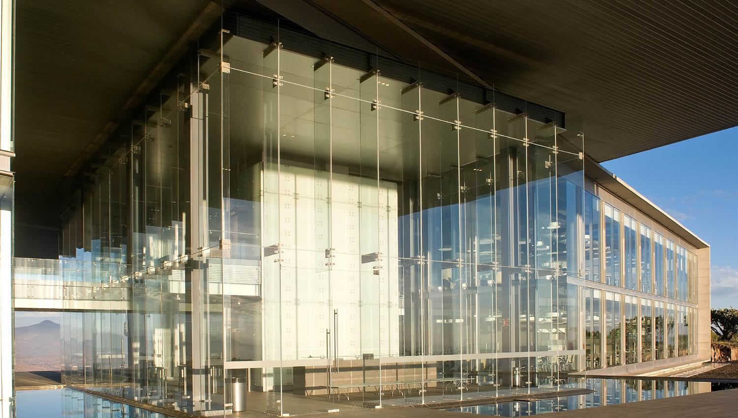 CORPORATIVO CINEPOLIS, MORELIA MICHOACAN MEXICO  40 M. DE CANTILIVER