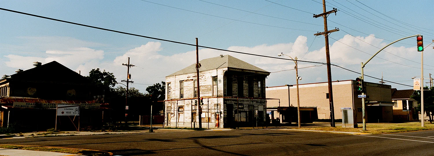 BORDER TOWN
