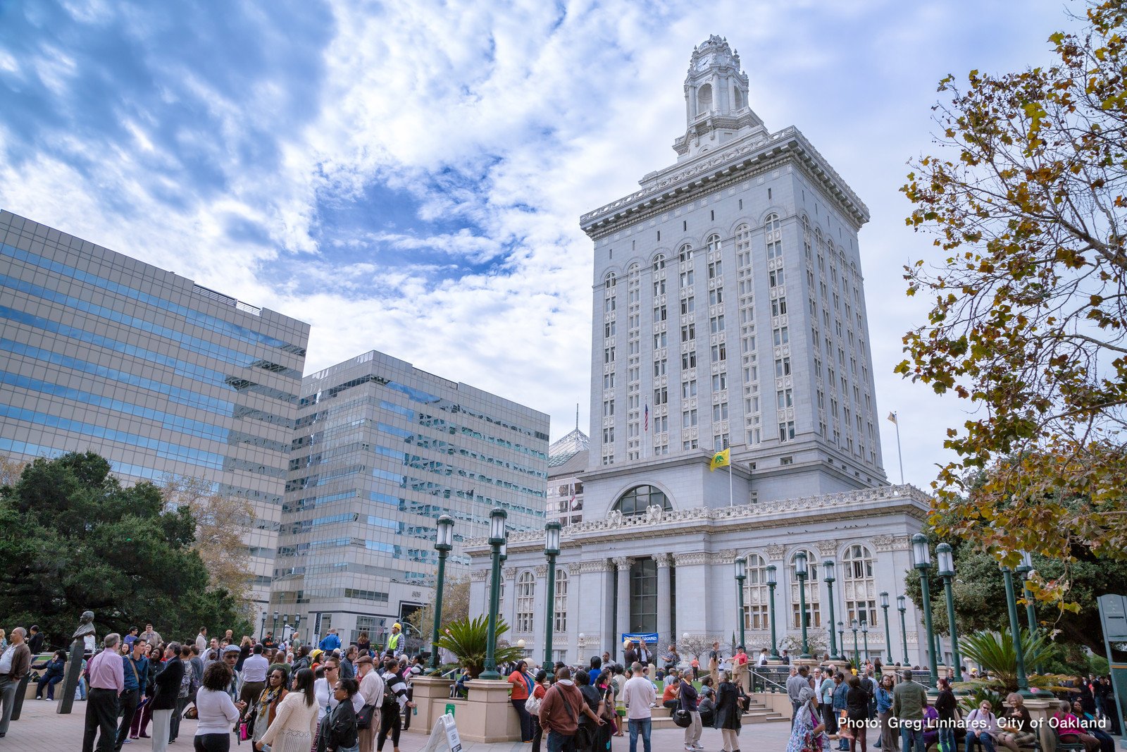 Architecture-City-Hall-141030_0351_Oakland_City_Hall_and_Frank_Ogawa_Plaza-X3.jpg.jpg