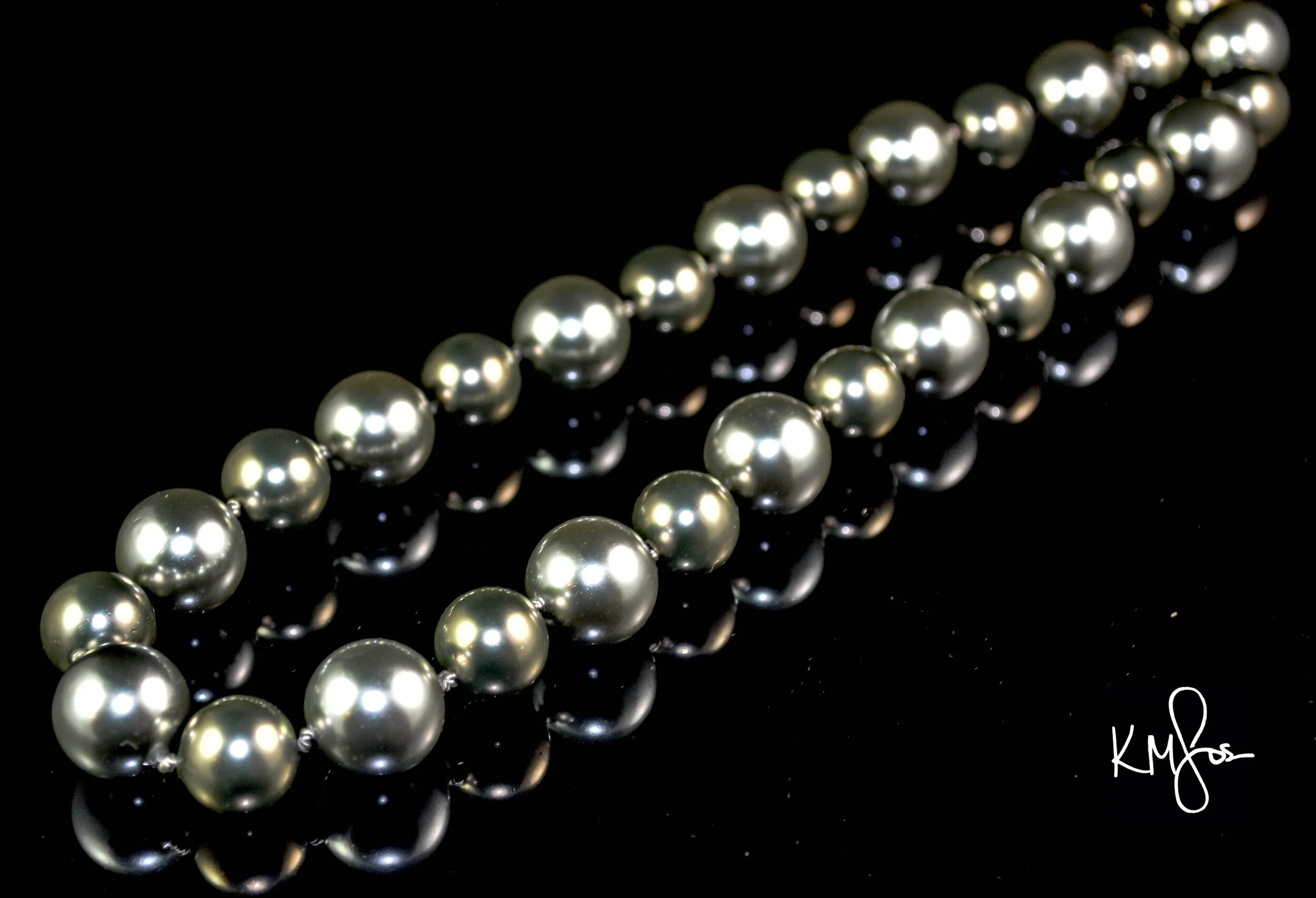 "Tahitian" Shell Pearls