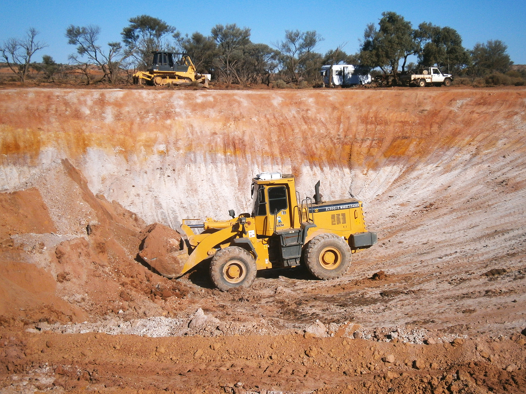 williams-cattle-company-arckaringa-station-south-australia-cattle-station-sa-plant-and-equipment-dam-sinking-at-arckaringa.jpg