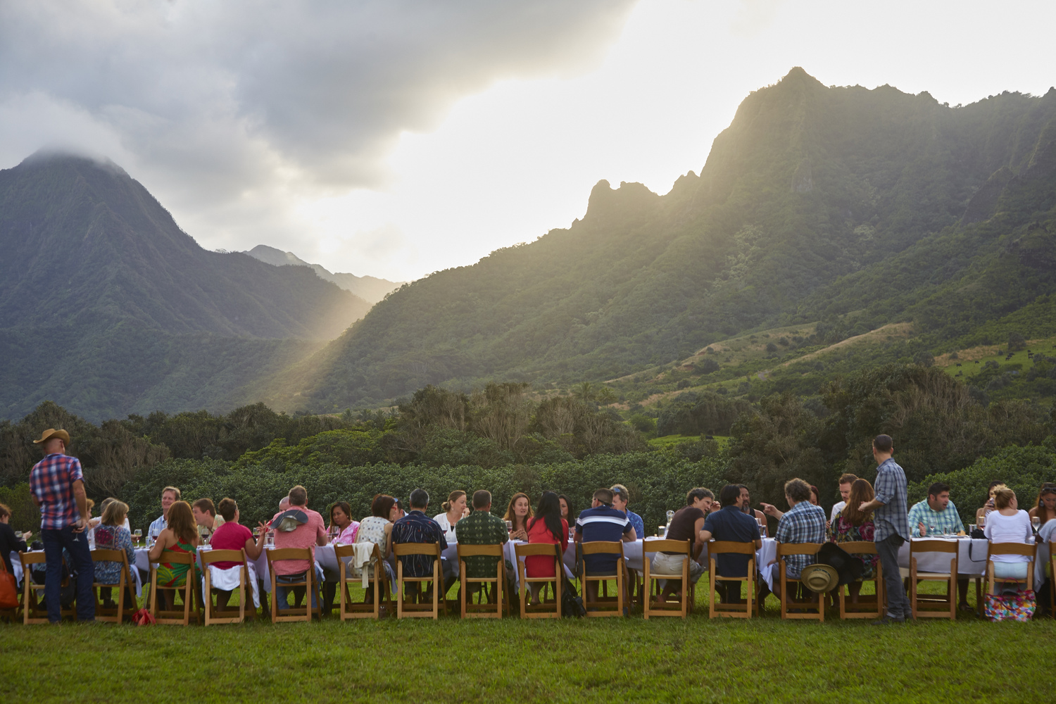 2016+Pig+and+Lady+-+Kualoa+Ranch_OB_7635+(1).jpg