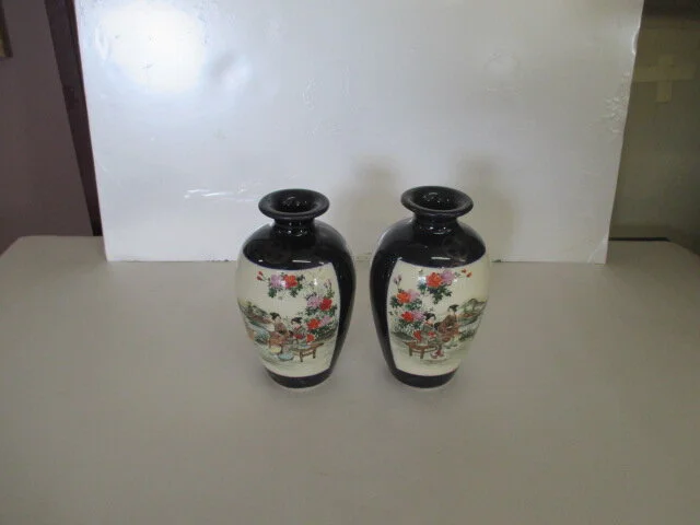 SATSUMA PAIR OF SIGNED VASES