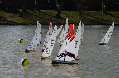 headed-starboard-tach-rc-sailboats-starting-radio-sailing-regatta.jpg