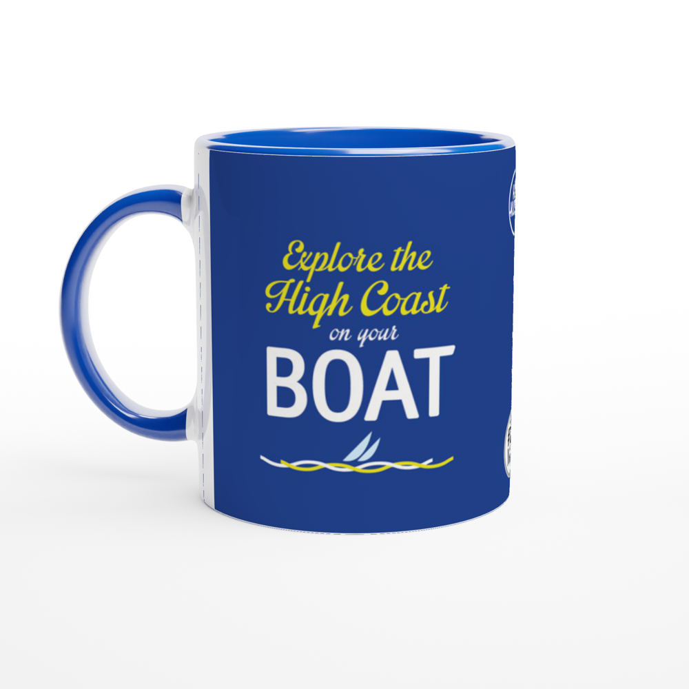 The picture shows a right side view of the 11oz ceramic mug "EXPLORE THE HIGH COAST" from the series HIGH COAST SAILOR #TAGMUG™ with blue color inside