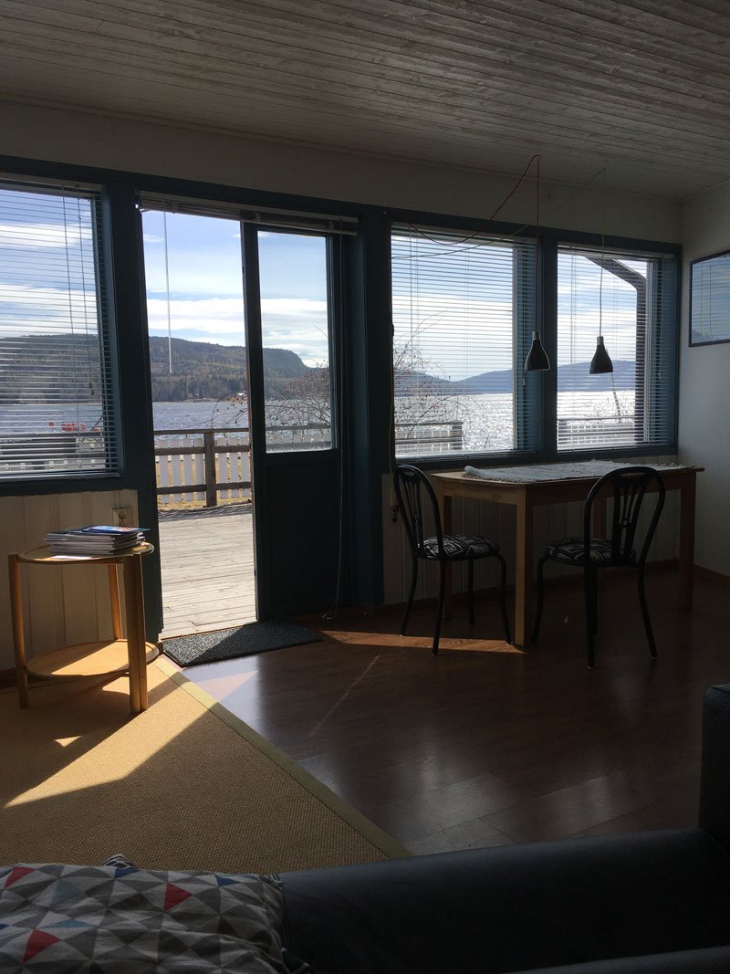 living-room-sea-view-hoga-kusten-docksta-family-holiday-apartment.jpg