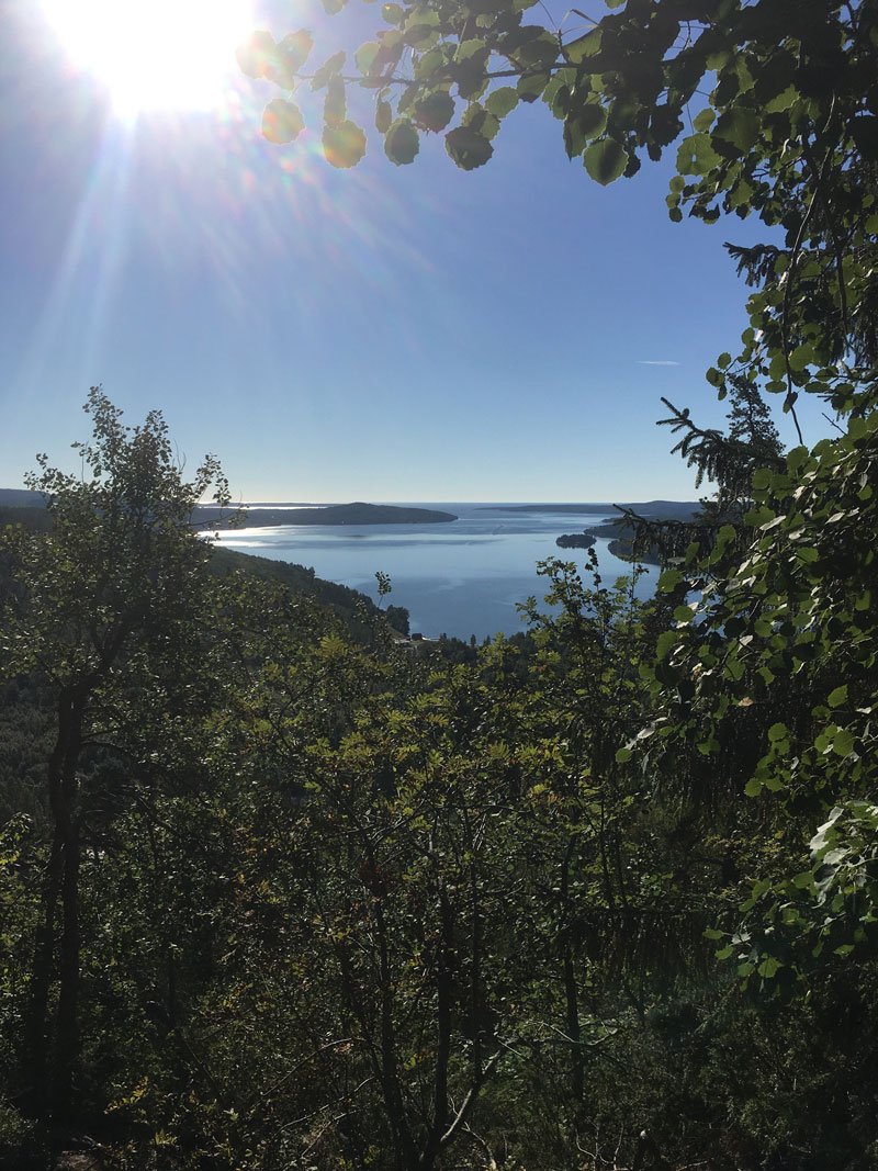 hiking-skuleberget-grottan-cave-panorama-path-naturum-museum-uphill.jpg