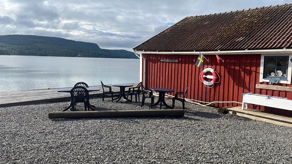 docksta-havet-base-camp-crew-cabin-room-docks-clubhouse-seaside.jpg