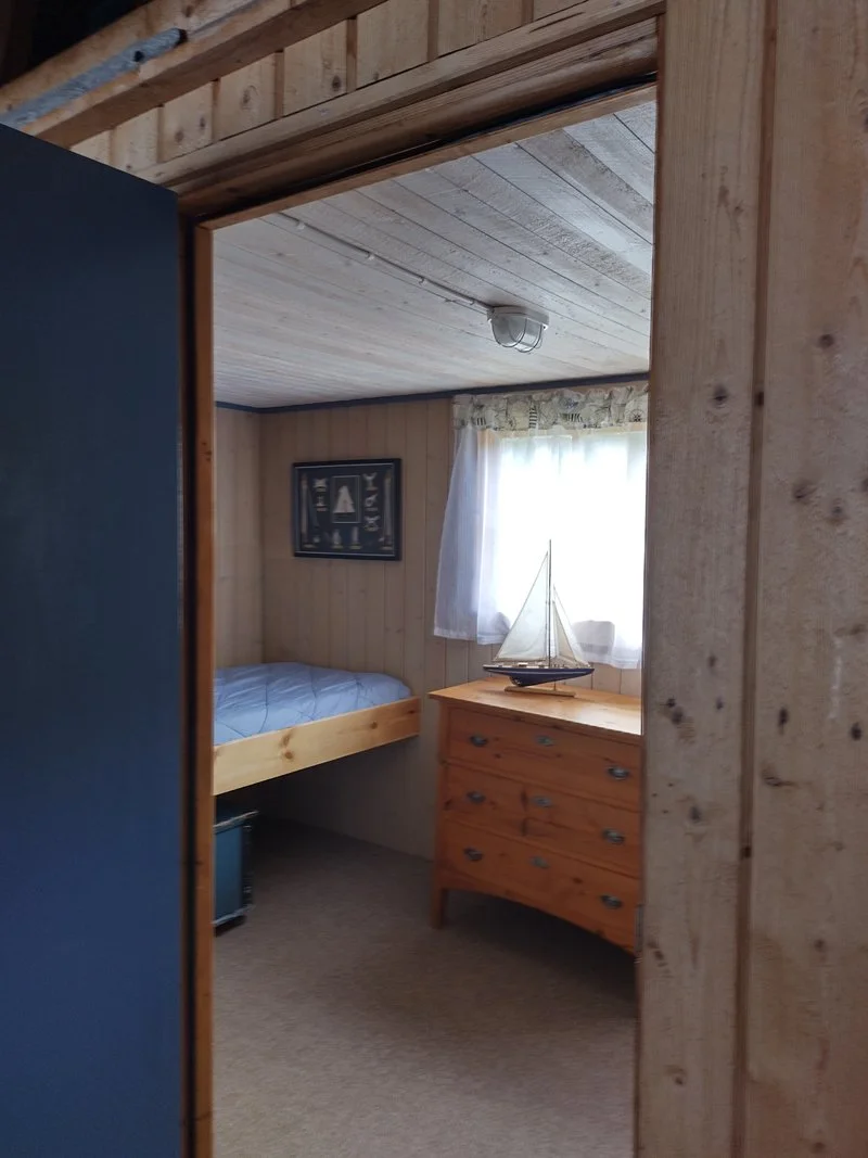 airbnb-captain-cabin-cozy-single-room-nautical-style-interiors-comfort-high-coast-base-camp-docksta-havet-workation-lodging.jpg