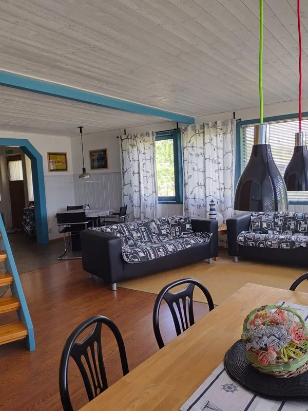 holiday-guest-house-living-room-high-coast-seaside.jpg
