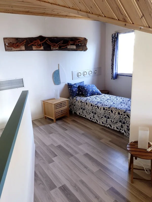 2-single-beds-loft-marina-nautical-style-seaside-seaview-docksta-high-coast-skuleberget-skuleskogen-national-park.jpg