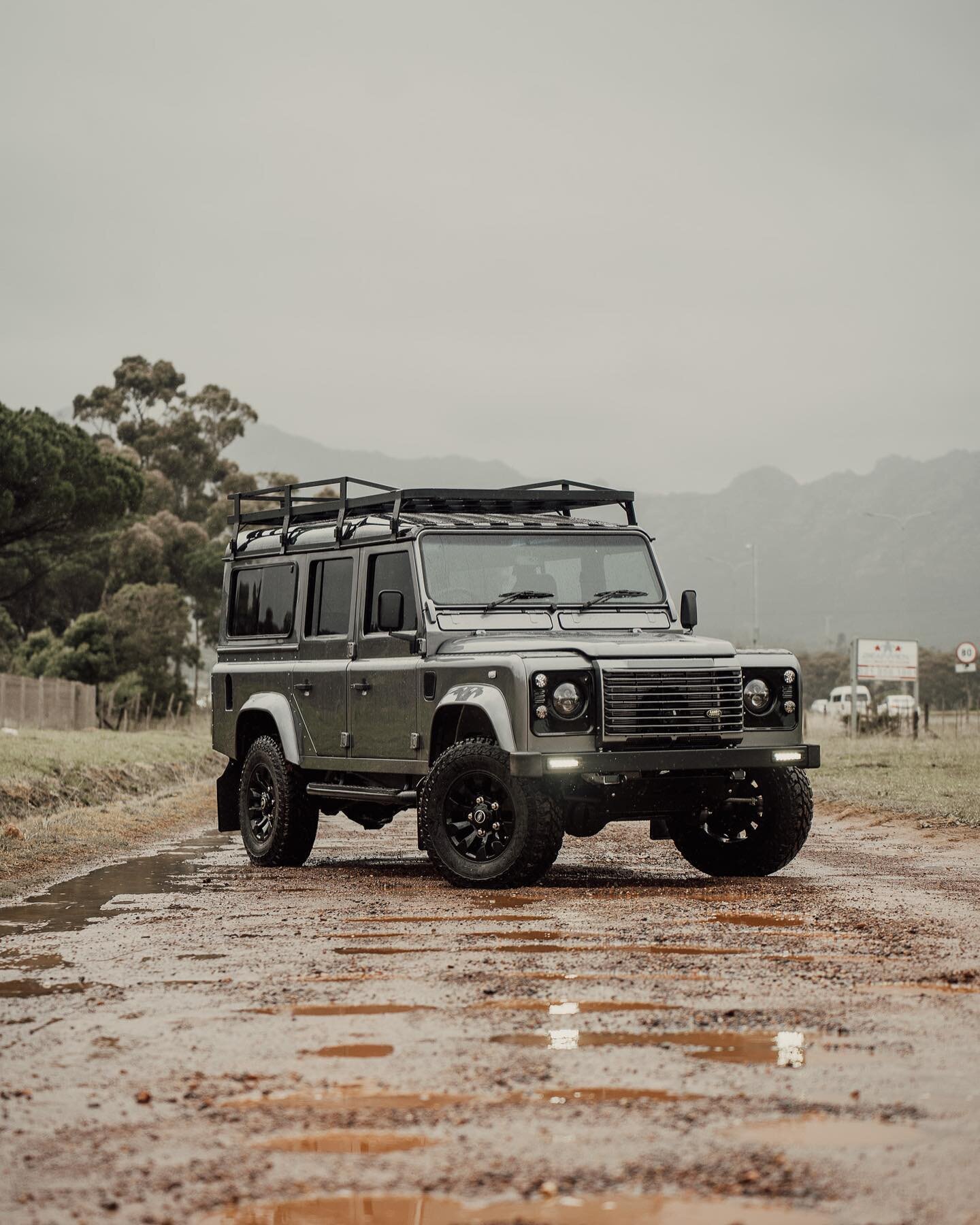 This #defender110 is ready for anything you throw at it. #ponsteyn4x4 #defender