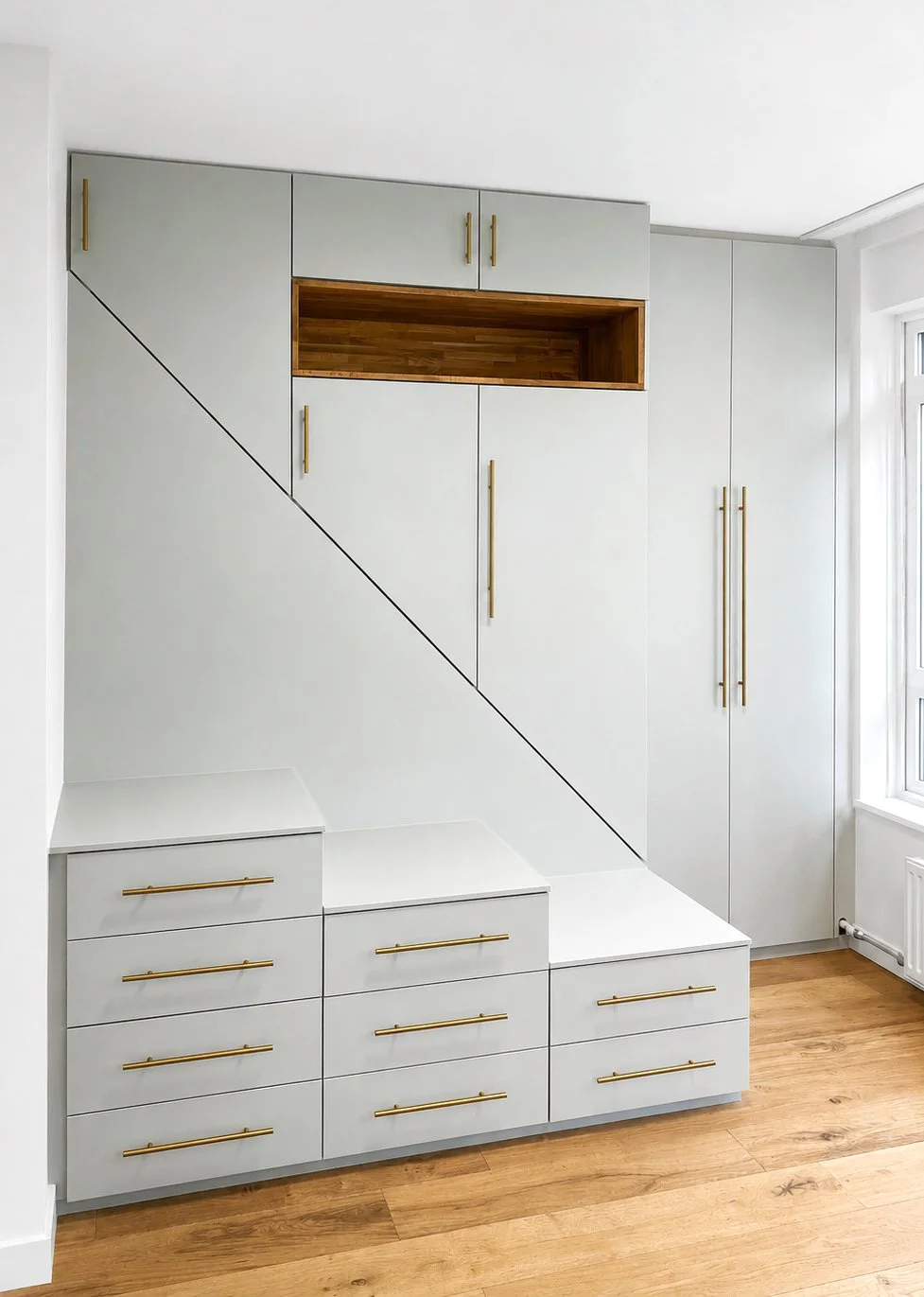 Custom built-in wardrobe designed and crafted by Matizz in the Amsterdam area.