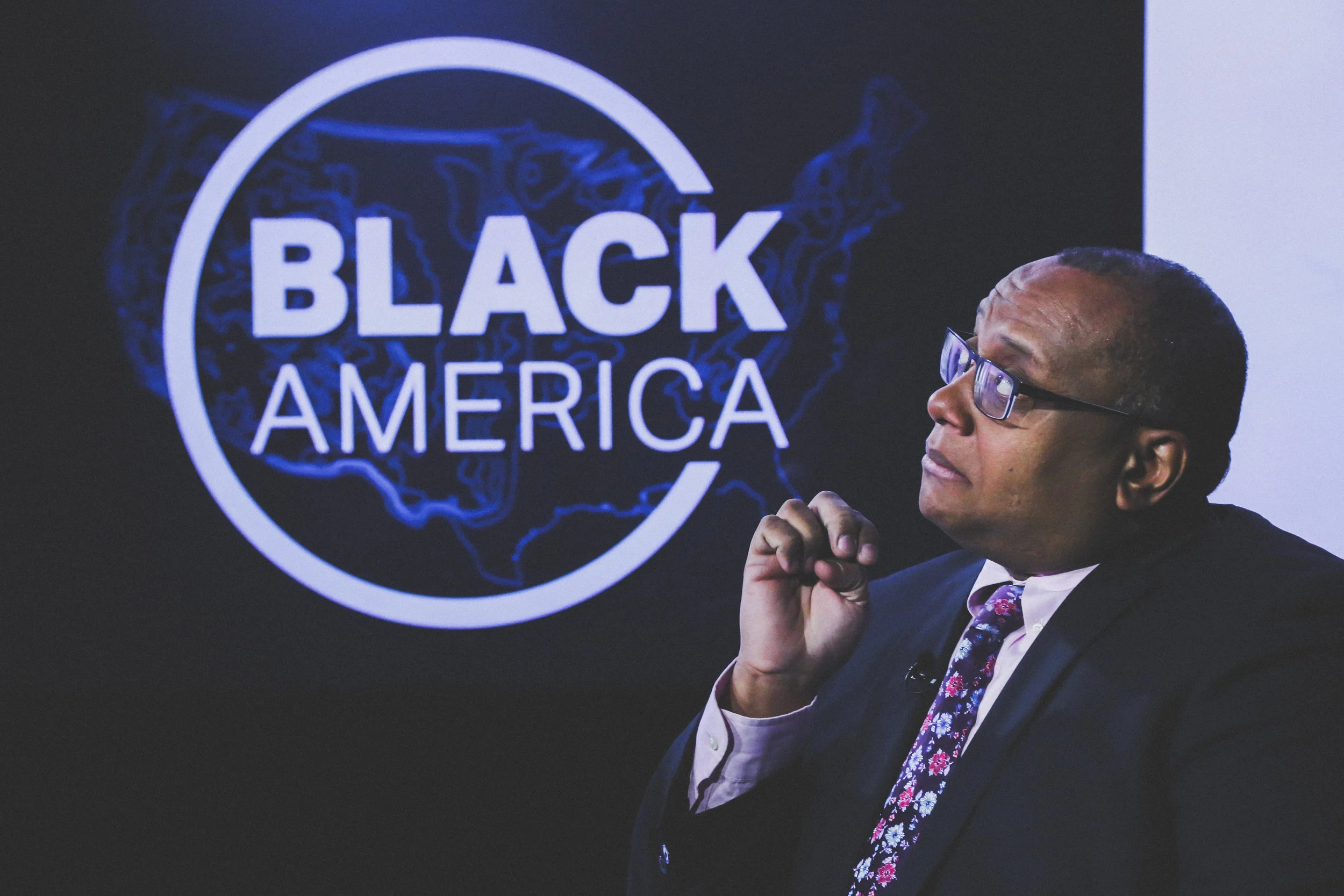 MARCUS MABRY Journalist/Managing Editor of TwitterMoments https://youtu.be/L-Cavd1XEK0