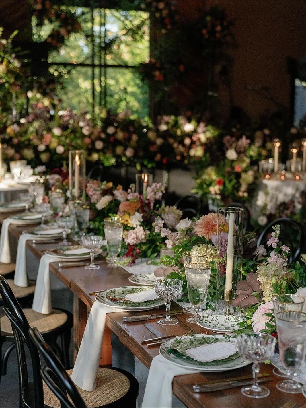 A gorgeous fall celebration for Kara &amp; Sam 🍂🌾💛

Planner @exhaleevents 
Floral Design @sapphireandlace 
Venue @sapphirecreekwinery 
Photography @chelseyjbarhorst 
Videography @pendervilleweddingfilms 
Beauty @beautyjustifiedbyjustine 
Cake @ale