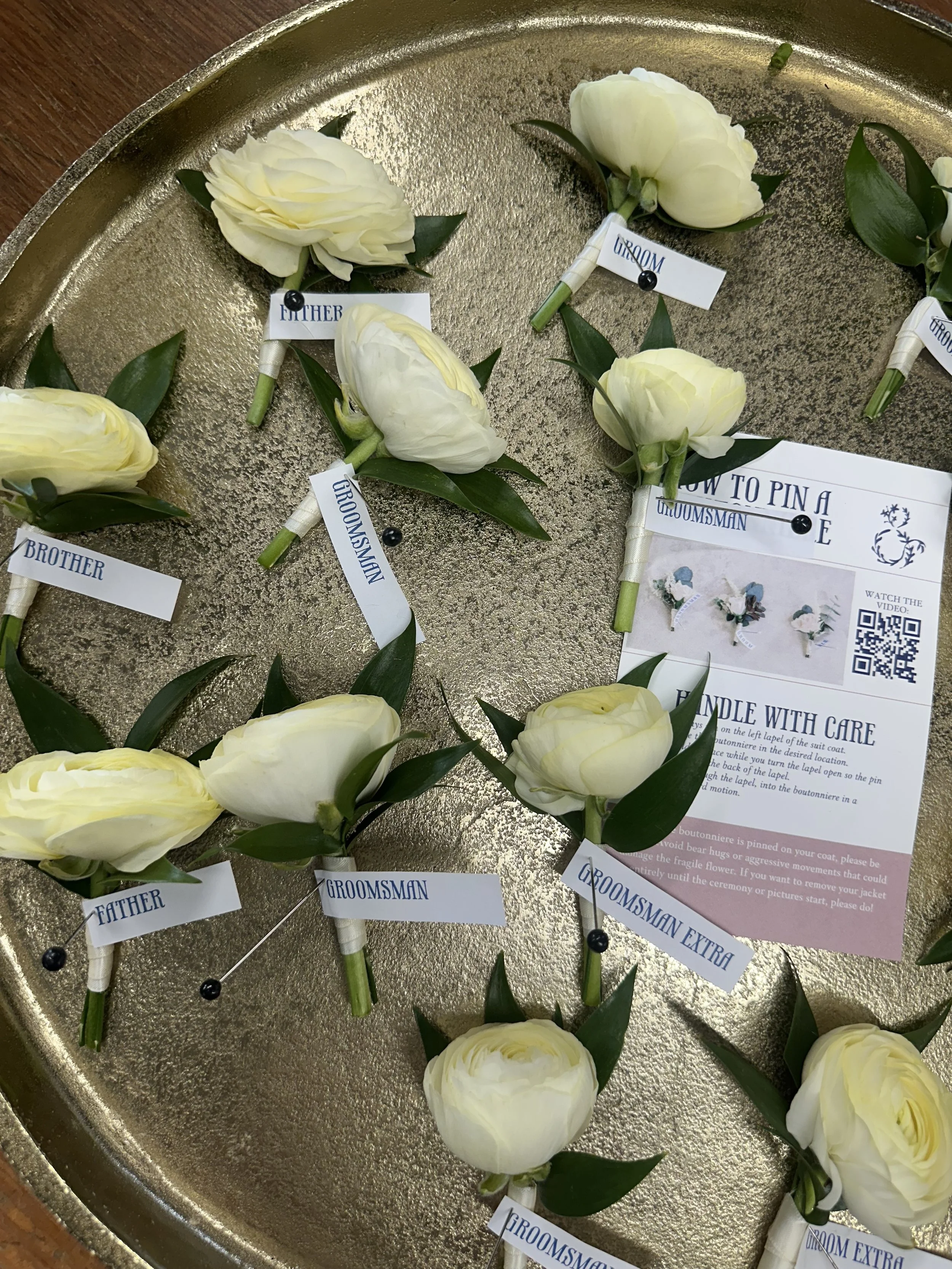 boutonnieres.jpg