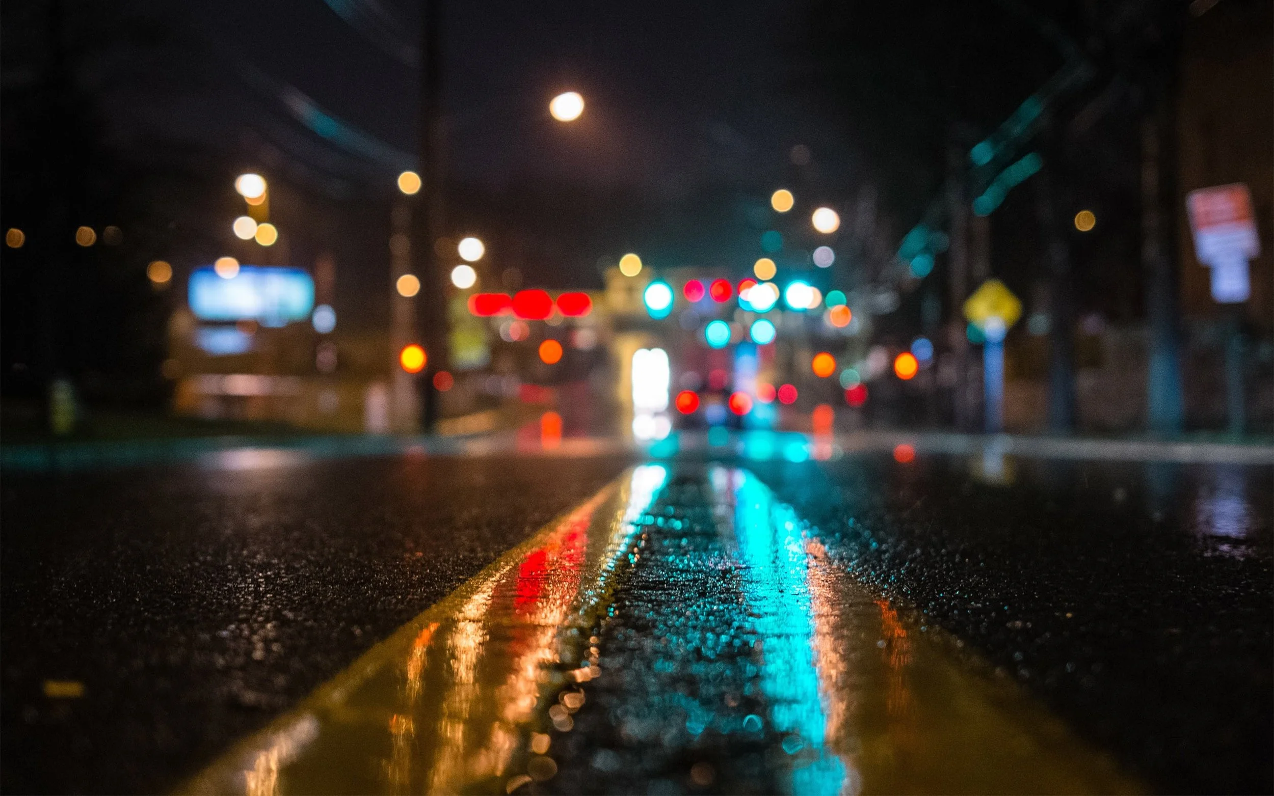 wallpaper-hd-blurred-night-city-lights-ipad-of-mobile.jpg