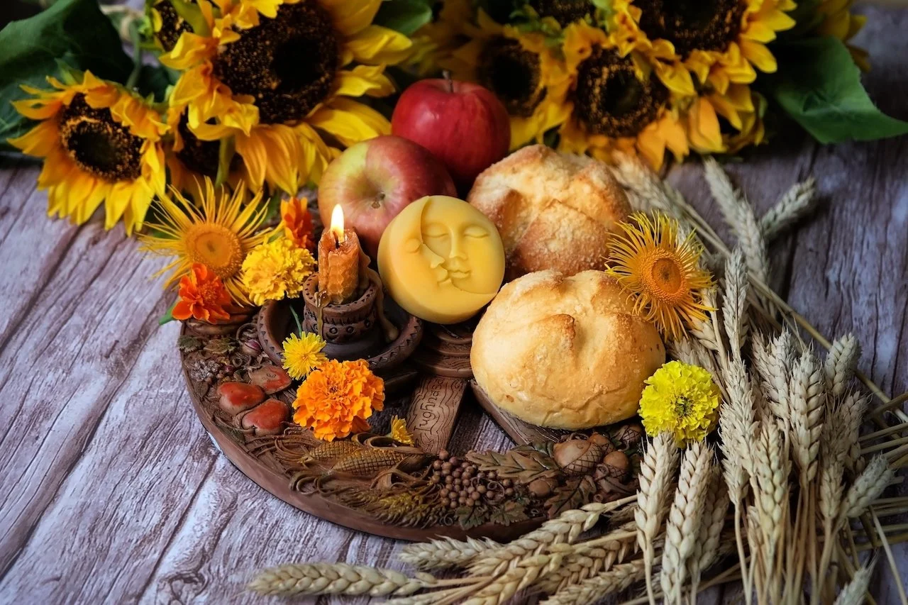 Season of the Prosperous Heart: An 8-Week Journey of Cosmic Abundance