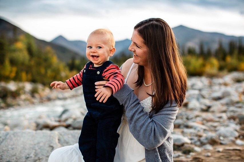 Have you ever seen a happier baby? This little guy had me giggling the whole session