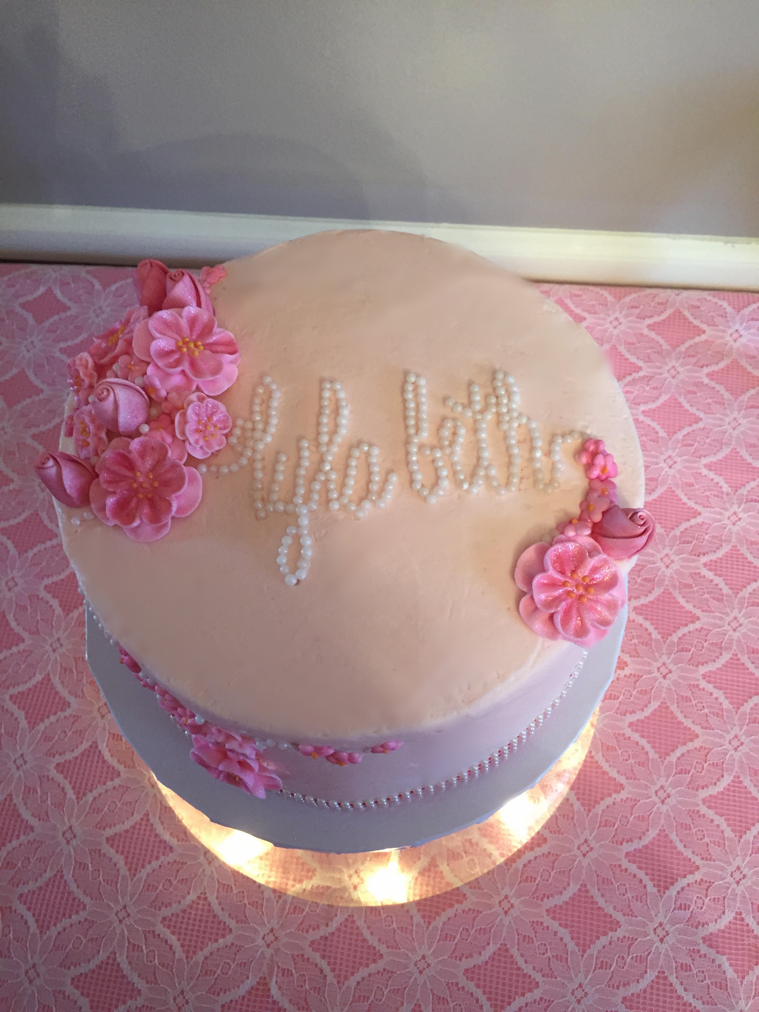 lyla baby shower cake.jpg