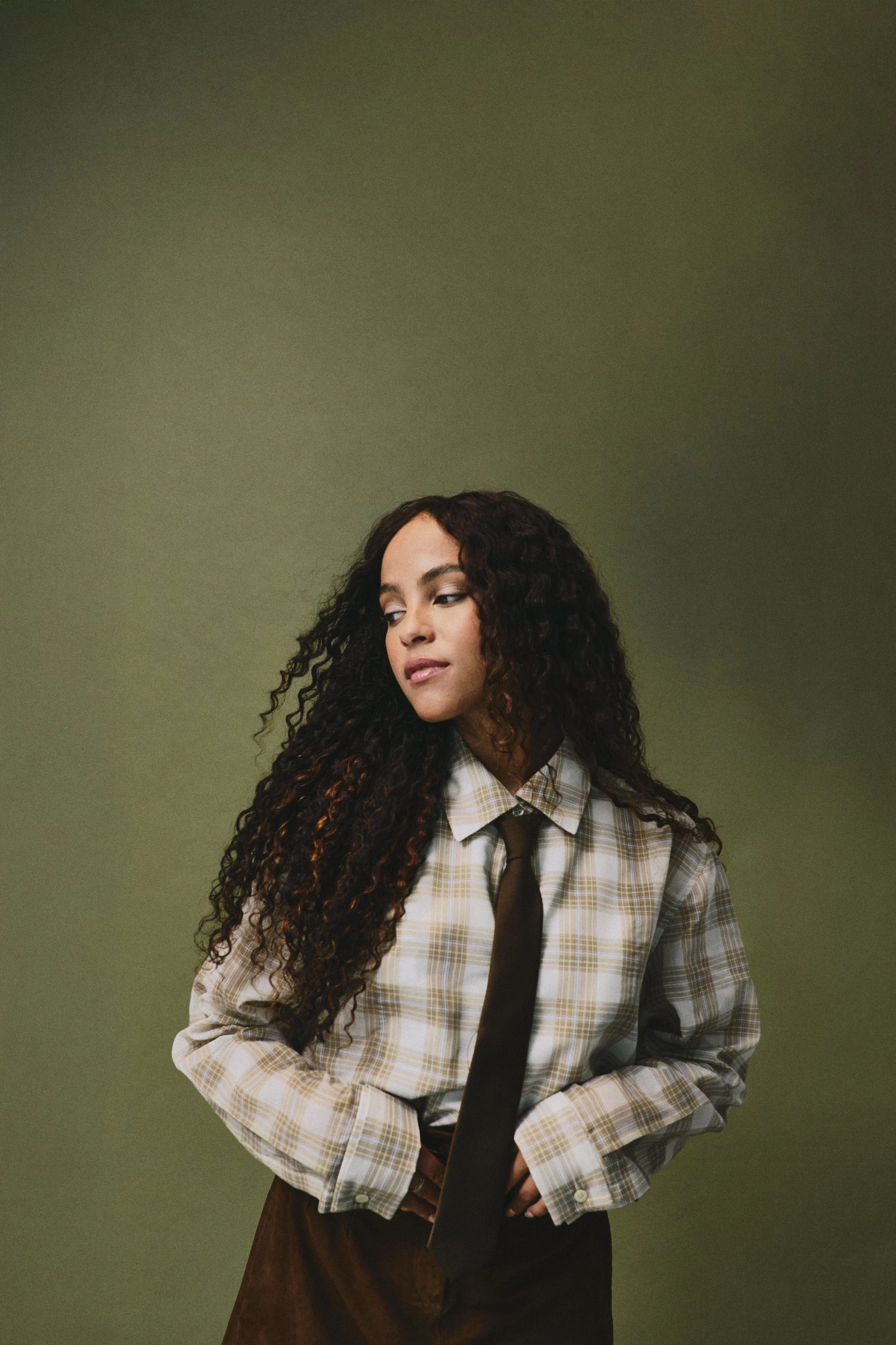 Lou Llobell13721_Ejatu Shaw©.jpg